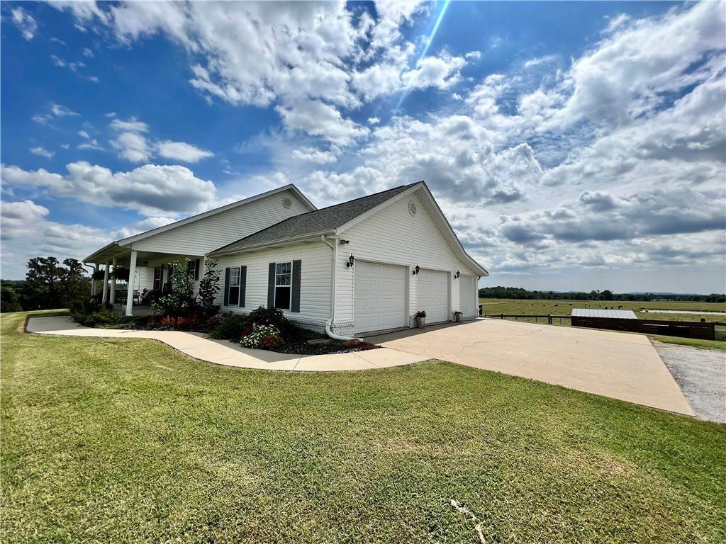 5. Single Family Homes for Sale at 20241 Nicodemus Church Road Siloam Springs, Arkansas 72761 United States