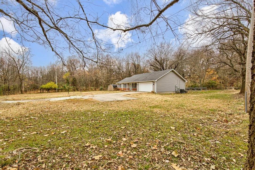 3. Single Family Homes for Sale at 1363 Barrington Road Tontitown, Arkansas 72762 United States