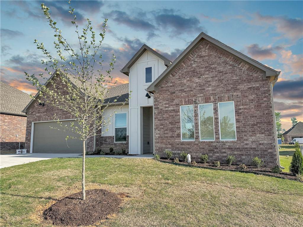 1. Single Family Homes for Sale at 2977 S Cobalt Avenue Fayetteville, Arkansas 72701 United States