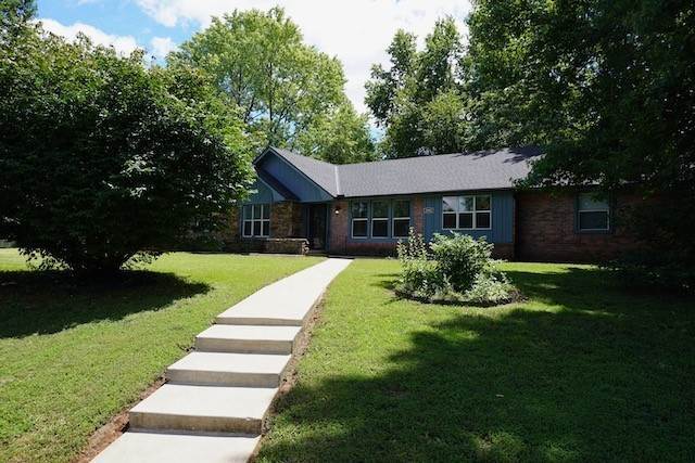 3. Single Family Homes for Sale at 2802 W Turtle Creek Circle Rogers, Arkansas 72756 United States