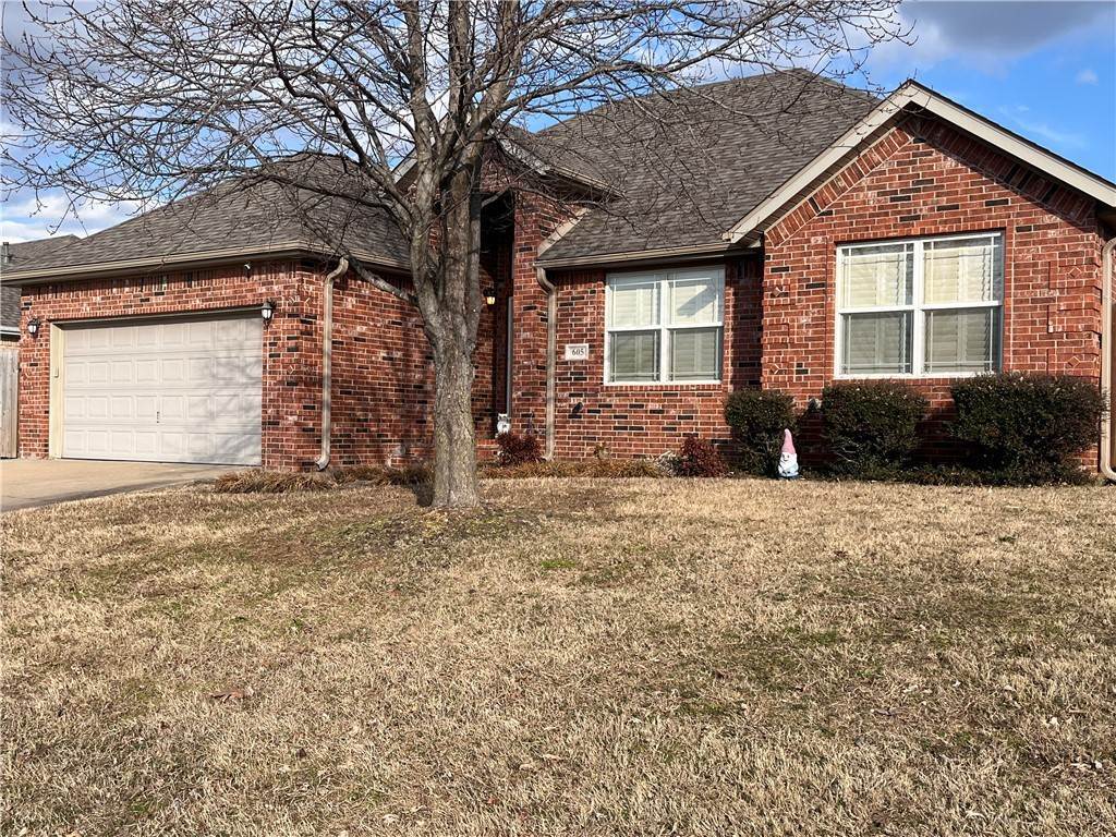 2. Single Family Homes for Sale at 605 SW Granite Street Bentonville, Arkansas 72712 United States