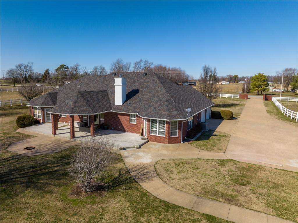 6. Single Family Homes for Sale at 23535 Highway 12 Gentry, Arkansas 72734 United States