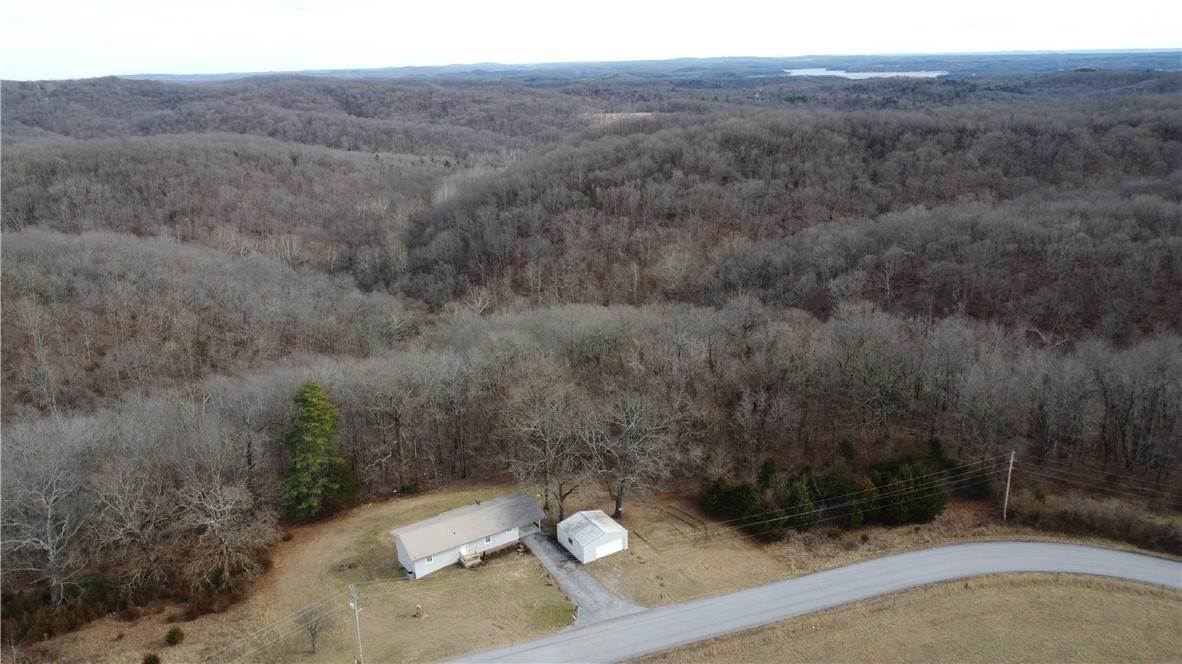 4. Single Family Homes for Sale at 18445 Posy Mountain Drive Garfield, Arkansas 72732 United States