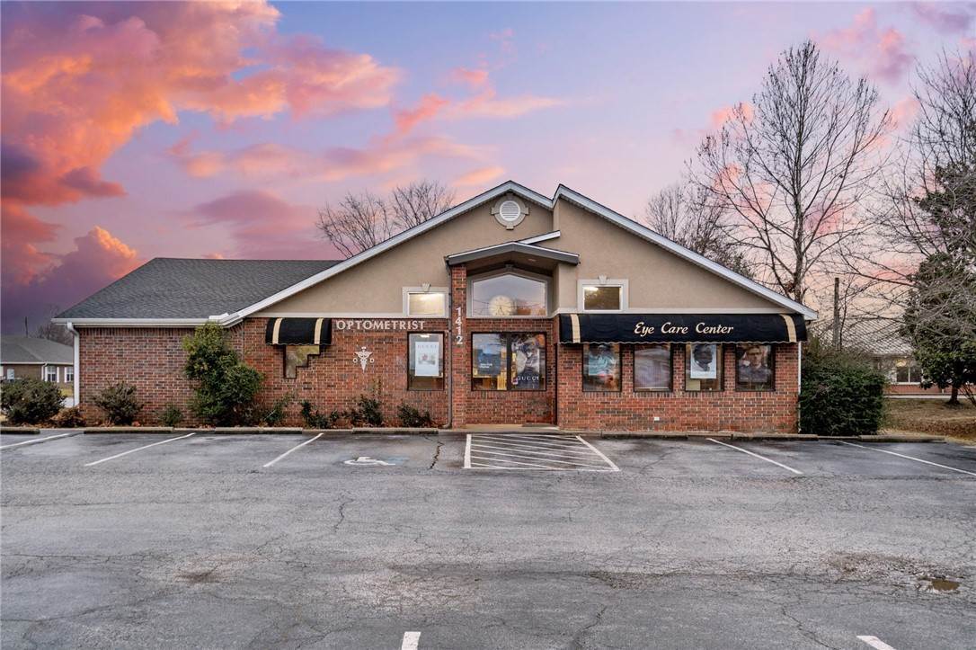 4. Commercial for Sale at 1412 SE 14th Bentonville, Arkansas 72712 United States